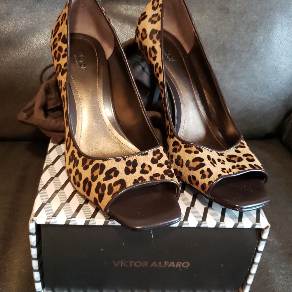 shoes - Picture 3 of 5